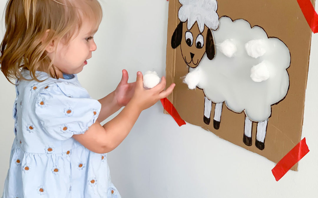 Easy Toddler Craft – Cotton Ball Sheep
