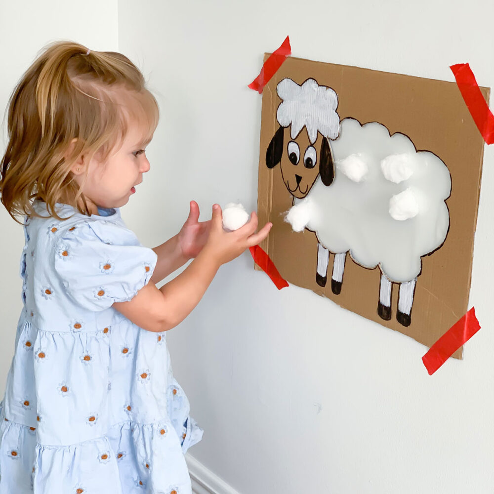 Easy Toddler Craft – Cotton Ball Sheep