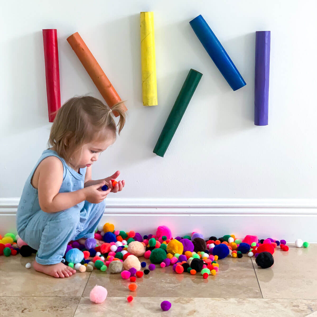 easy-activity-for-toddlers-pom-pom-paper-tube