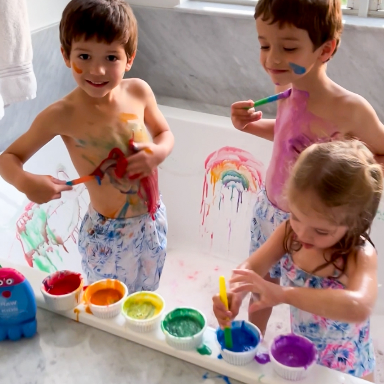 How to Make Kids Bath Paint – Colorful Clean Fun