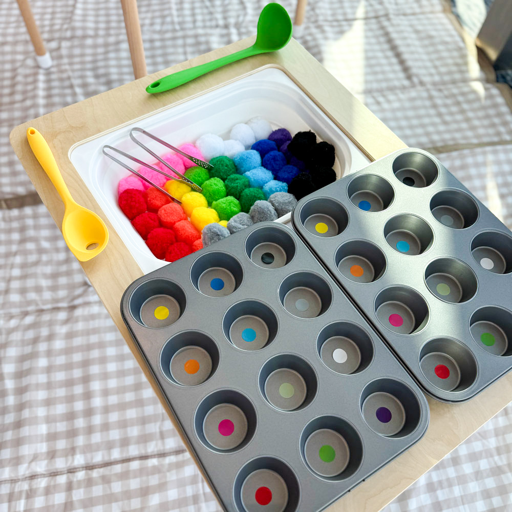 color matching sensory bin